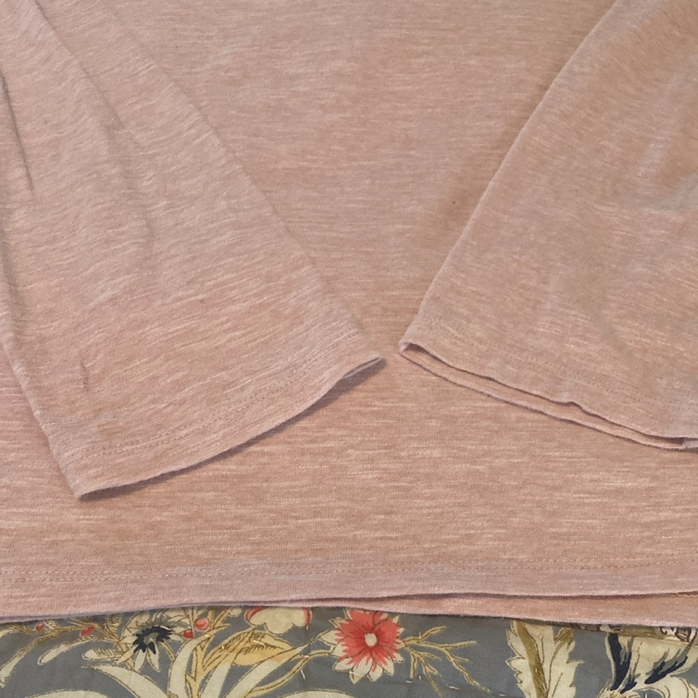 Madewell blush turtleneck, size large, so comfy!! Great top for layering🩷💜❤️💜🩷🩷 - Picture 2 of 8